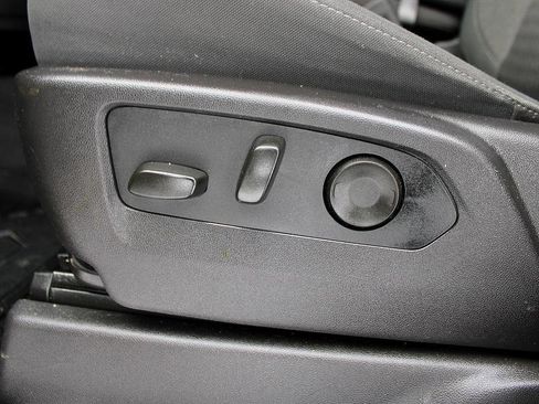 Used 2024 GMC Sierra 1500 Elevation image 23