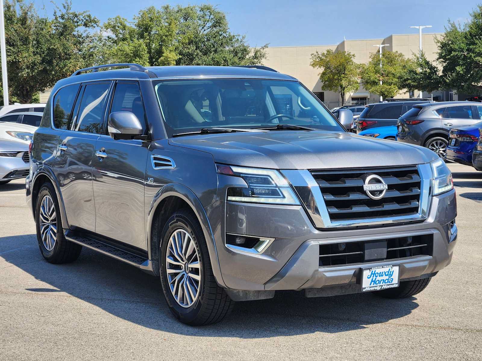 Used 2021 Nissan Armada SL w/ Captain's Chairs Package RWD image 3