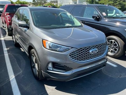Used 2024 Ford Edge SEL w/ Convenience Package AWD/4WD image 4