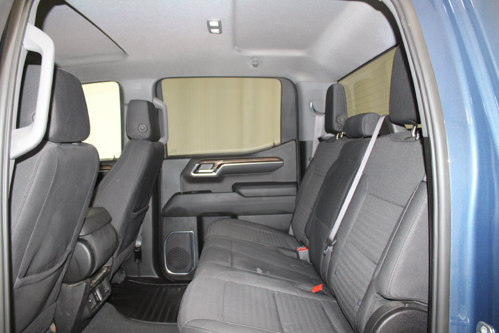 Used 2024 Chevrolet Silverado 1500 LT AWD/4WD image 31