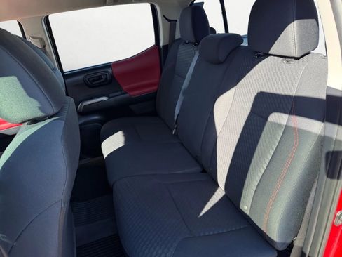 Used 2021 Toyota Tacoma SR5 RWD image 30