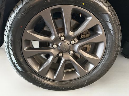 Used 2019 Jeep Grand Cherokee High Altitude AWD/4WD image 11