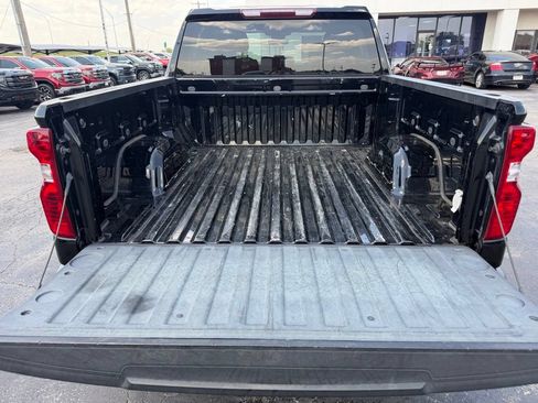 Used 2022 Chevrolet Silverado 1500 LT AWD/4WD image 18
