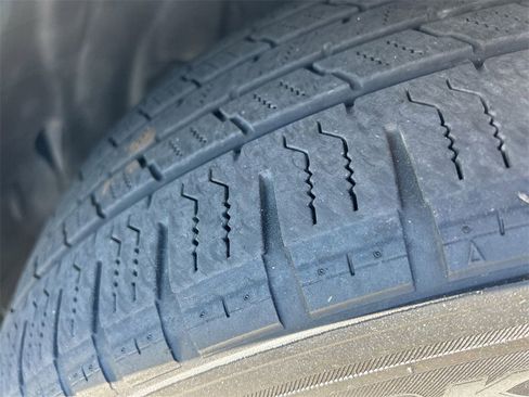 Used 2018 Nissan Rogue SV w/ Premium Package image 37