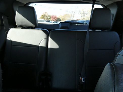 Used 2021 Chevrolet Traverse RS image 19