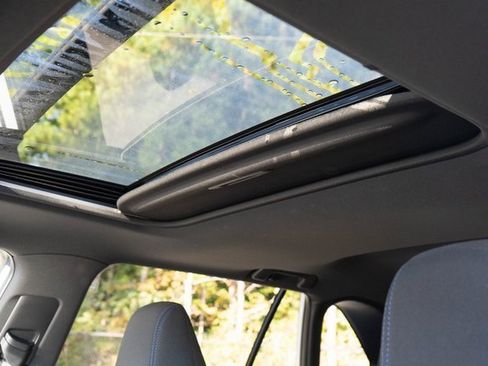 Used 2024 Toyota RAV4 SE image 4