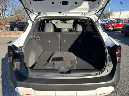 New 2026 Nissan Kicks SR image 12