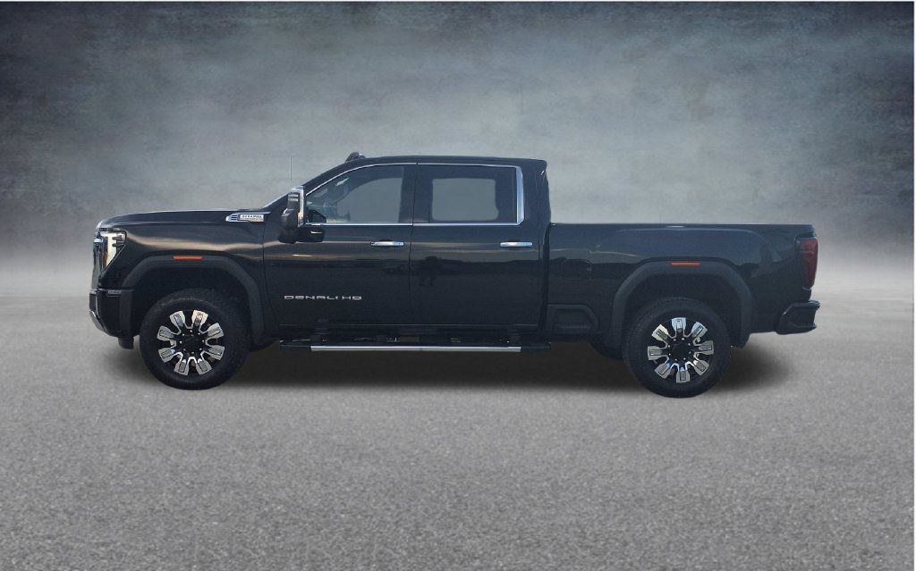Used 2025 GMC Sierra 2500 Denali w/ Denali Reserve Package AWD/4WD image 4