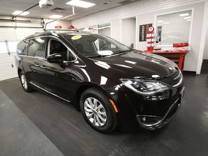 Used 2018 Chrysler Pacifica Touring-L