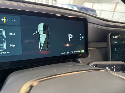 Used 2023 Rivian R1S Adventure AWD/4WD image 10
