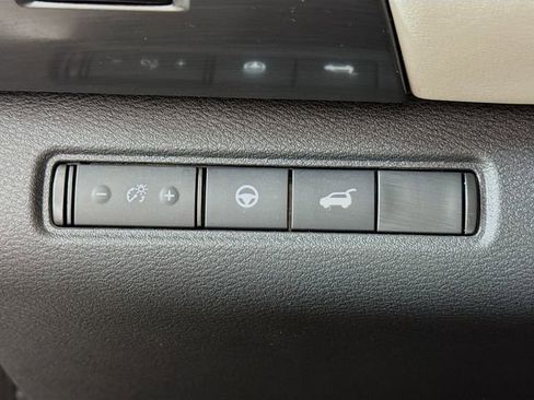 Certified 2023 Nissan Pathfinder SL image 12