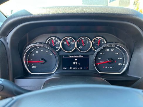 Used 2022 Chevrolet Silverado 2500 Custom w/ Custom Convenience Package image 11