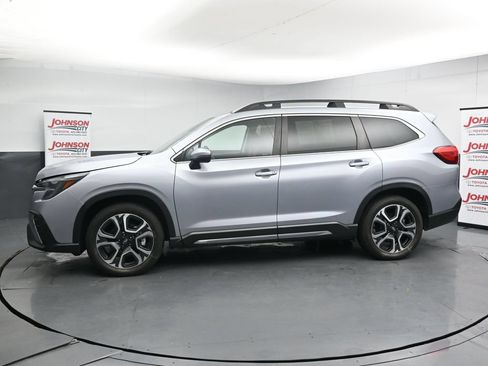Used 2023 Subaru Ascent Limited AWD/4WD image 5