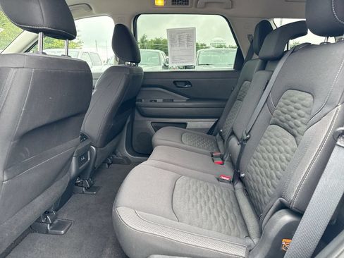 Used 2025 Nissan Pathfinder SV AWD/4WD image 22