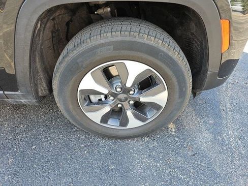 Used 2023 Jeep Grand Cherokee 4WD 4xe image 10