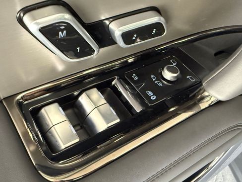 New 2026 Land Rover Range Rover Sport SE AWD/4WD image 9