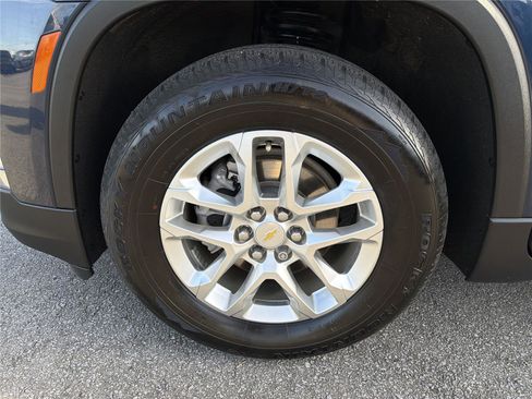 Used 2022 Chevrolet Traverse LS FWD image 10