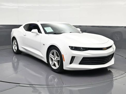 Used 2018 Chevrolet Camaro LS RWD image 5