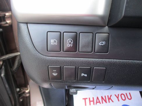Used 2018 Toyota Highlander Limited FWD image 16