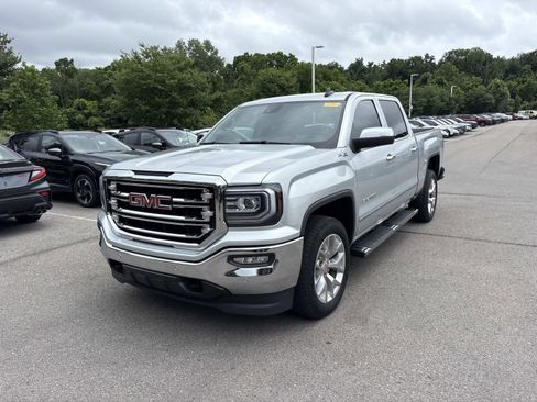 Used 2018 GMC Sierra 1500 SLT AWD/4WD image 3