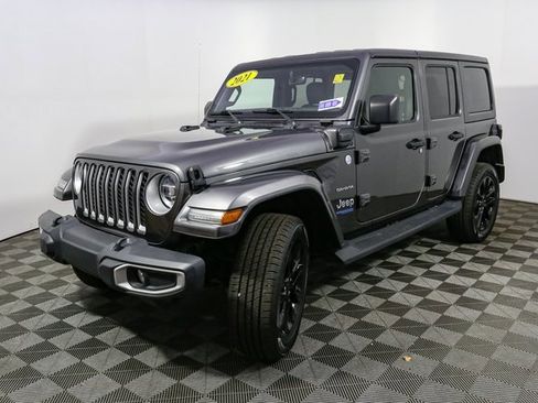 Used 2021 Jeep Wrangler Unlimited Sahara w/ Cold Weather Group image 5