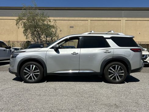 Certified 2023 Nissan Pathfinder Platinum image 3