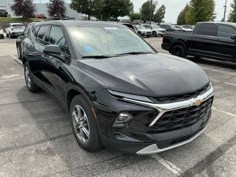 Used 2025 Chevrolet Blazer LT FWD image 5