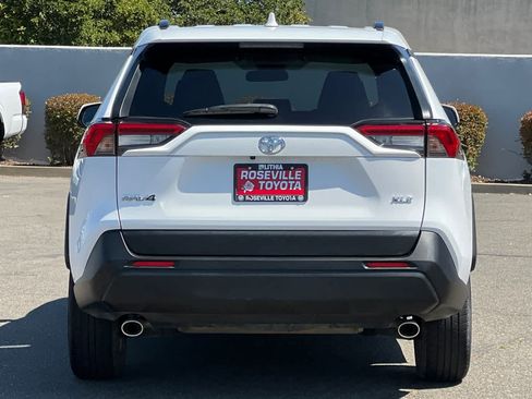 Used 2024 Toyota RAV4 XLE FWD image 8