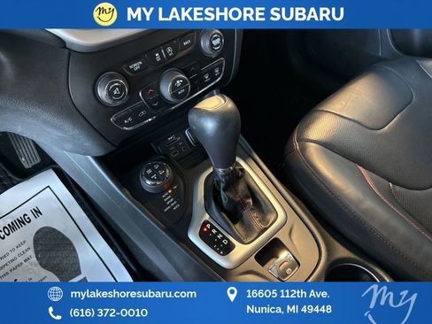 Used 2015 Jeep Cherokee Trailhawk w/ Comfort/Convenience Group image 23