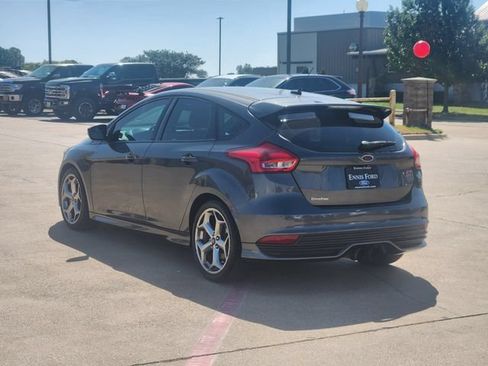Used 2017 Ford Focus ST FWD image 4