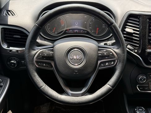 Used 2019 Jeep Cherokee Limited w/ Technology Group AWD/4WD image 15