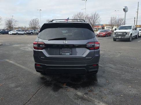 Used 2025 Honda Pilot Touring image 6