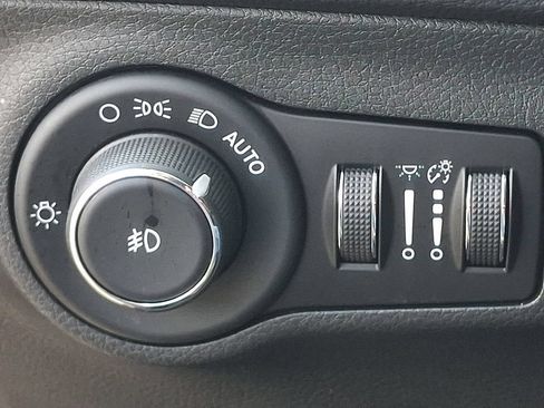 Used 2018 Jeep Compass Trailhawk w/ Navigation Group AWD/4WD image 23