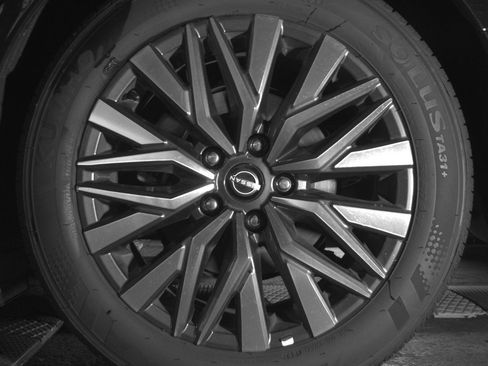 Used 2025 Nissan Altima 2.5 SV image 14