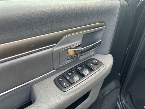 Used 2017 RAM 1500 Classic SLT w/ SLT Plus D￩cor Group AWD/4WD image 13