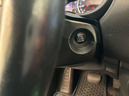 Used 2018 Jeep Renegade Altitude AWD/4WD image 17