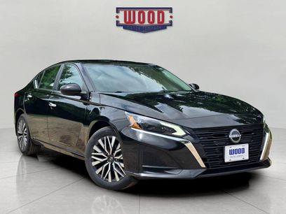 Used 2023 Nissan Altima 2.5 SV