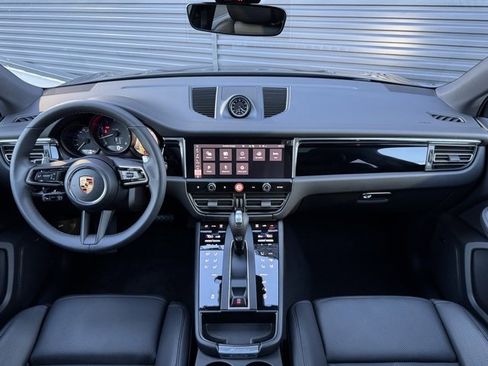 New 2026 Porsche Macan image 16