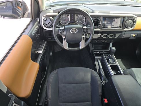 Used 2019 Toyota Tacoma SR5 RWD image 23