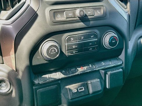 Used 2024 Chevrolet Silverado 1500 Custom Trail Boss w/ Turbomax Blackout Package AWD/4WD image 17