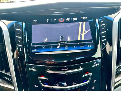 Used 2017 Cadillac Escalade Platinum image 26