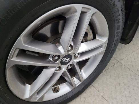Used 2018 Hyundai Santa Fe Sport FWD image 31