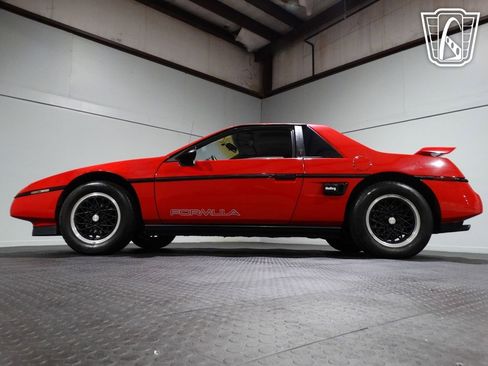 Used 1988 Pontiac Fiero image 10