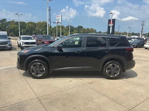 Used 2026 Nissan Rogue SV FWD image 4