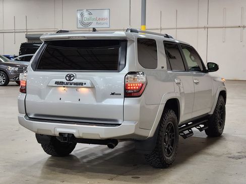 Used 2021 Toyota 4Runner SR5 image 9