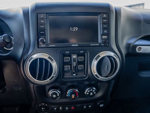 Used 2013 Jeep Wrangler Unlimited Rubicon w/ Connectivity Group image 20