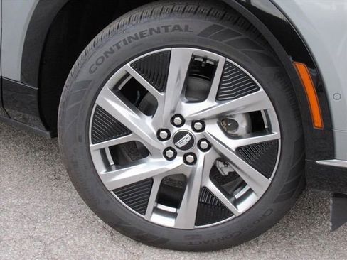 New 2026 Cadillac Optiq Luxury 1 image 7