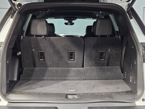 Used 2023 Chevrolet Traverse LT w/ LT Premium Package image 18