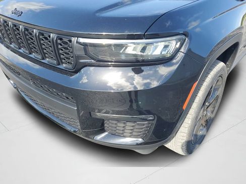 Used 2024 Jeep Grand Cherokee L Limited w/ Black Appearance Package RWD image 23