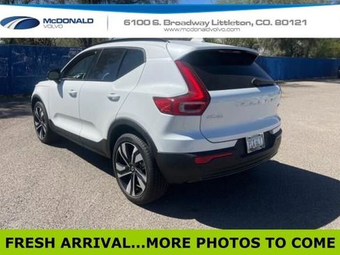 Used 2025 Volvo XC40 B5 Ultra image 2
